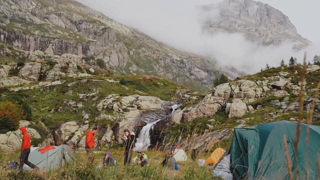 Поход по горной Абхазии, маршрут "Чедым" с заброской в горы на вертолёте смотреть онлайн