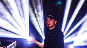 Бюджетный LED BEAM 200W с очень жирным лучом! BASS&BEAM