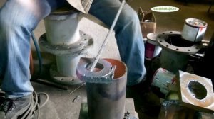 Резка металла резаком. Газ: пропан + кислород.