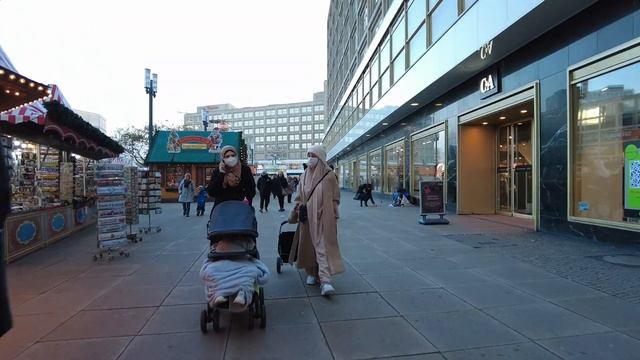 Berlin, Germany, Christmas Market walking tour 4K смотреть онлайн