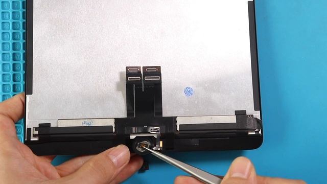 iPad Pro 10.5 LCD Touch Screen Replacement смотреть онлайн