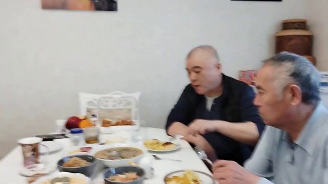 Хорошо когда гости приходят значит помнят! смотреть онлайн