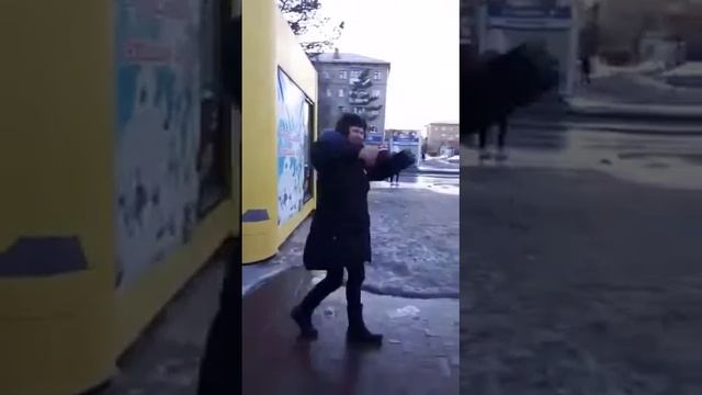 Запахло весной! смотреть онлайн