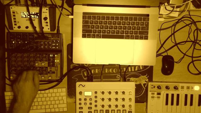 techno live (elektron model:samples+preenfm2+behringer 1202fx+arturia keystep) смотреть онлайн