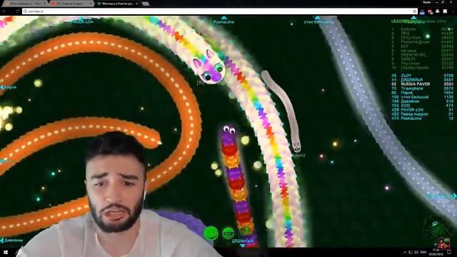 БОМБИТ НА СТРИМЕ | СЛОМАЛ НАУШНИКИ | Играет в Wormix io смотреть онлайн