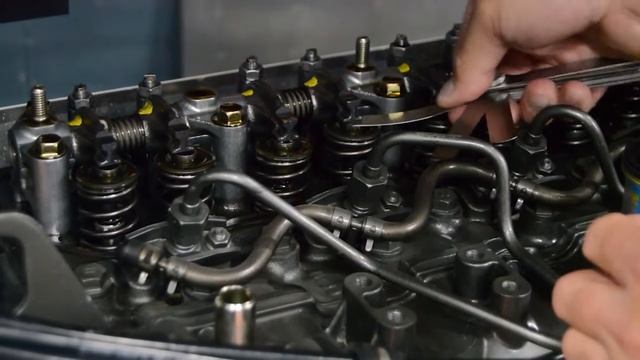 Yanmar 4 Cyl Finding TDC and Valve Adjustment смотреть онлайн