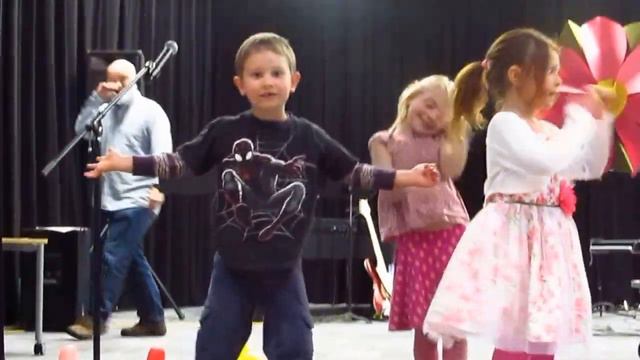 Ziggy's First Concert! #1