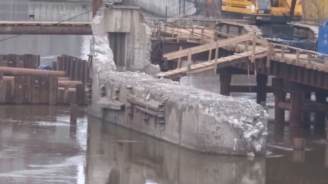 Как ремонтируют Высокий мост смотреть онлайн