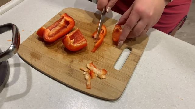 Удон с курицей и овощами в соусе терияки смотреть онлайн