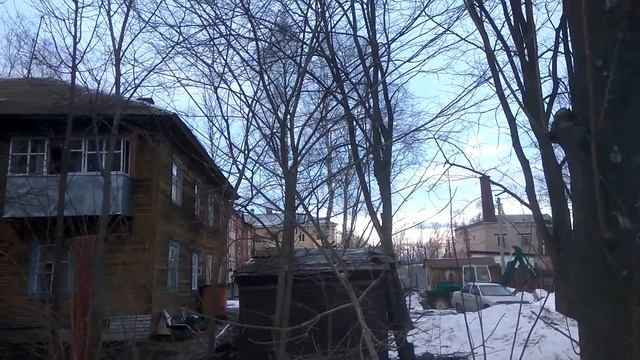 Рыбинск. Отражения на стене Казанской церкви