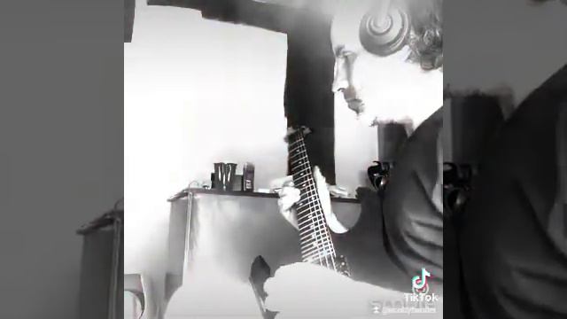 messing around learning the Floyd Rose Edge on my 92 Japanese Ibanez rg смотреть онлайн