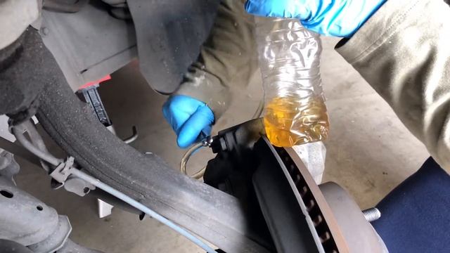 How to Bleed Brakes on a Lexus LX 570 смотреть онлайн