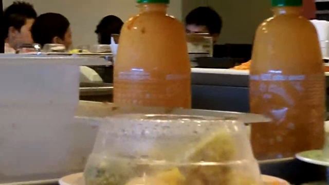 Суши с конвеера... Портланд США смотреть онлайн