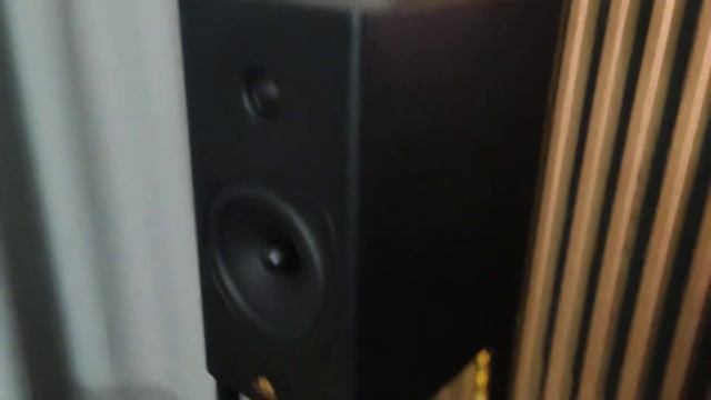 Castle Knight 2, bookshelf speakers stands смотреть онлайн