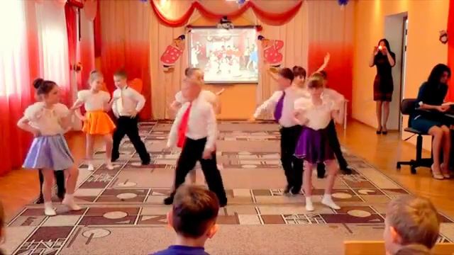 _Кто у папы с мамой САМЫЙ-САМЫЙ!!!!_ танец в детском саду.mp4 смотреть онлайн