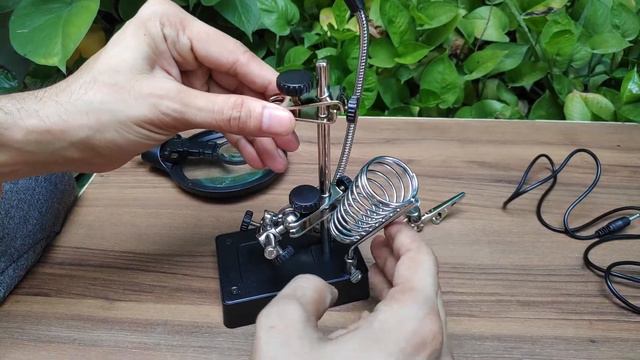 Cheap & Best PCB Holder with Magnifying Lens + Led Light. смотреть онлайн