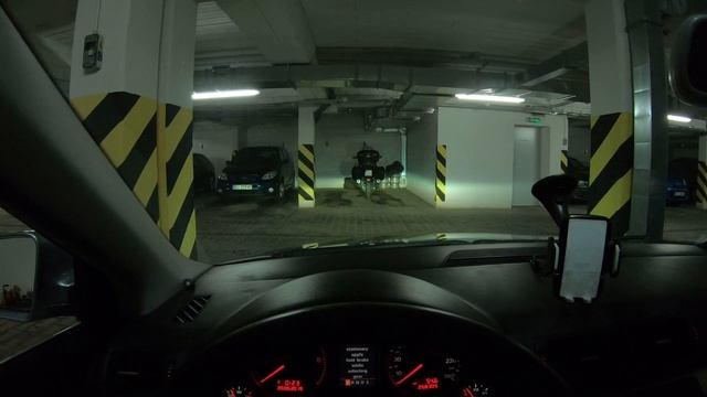 Audi a4 b7 2006 Samopoziomowanie bi xenon skretny смотреть онлайн