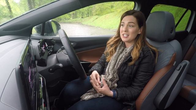 Volkswagen ID.4 Review | CarsIreland.ie смотреть онлайн