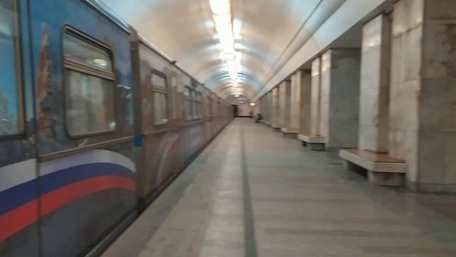 тематический поезд Сибирь здесь на станции университет смотреть онлайн