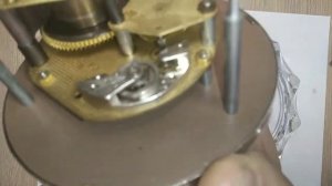 Хрустальные часы Маяк, ремонт.  Часы ходят и останавливаются.