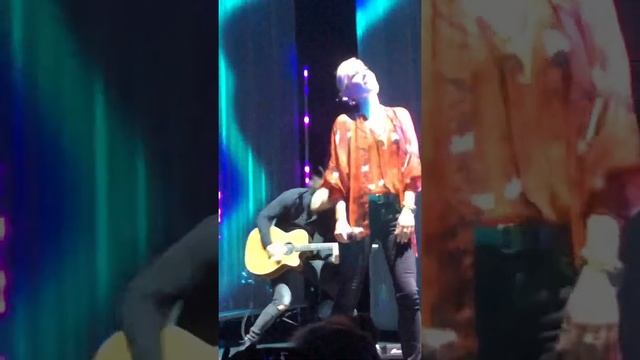 White Flag by Dido (Live) смотреть онлайн