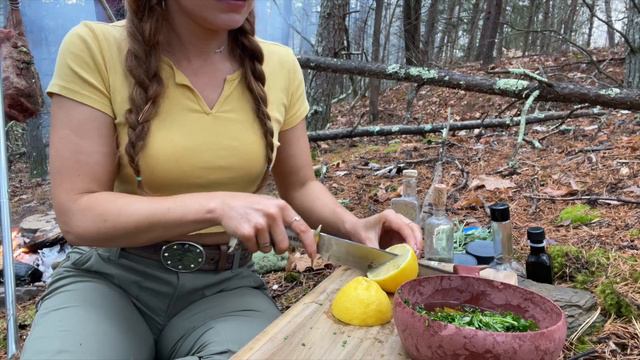 Juicy Whole Leg of Lamb cooked on campfire solo in the woods. ASMR cooking no talking. Caveman styl смотреть онлайн