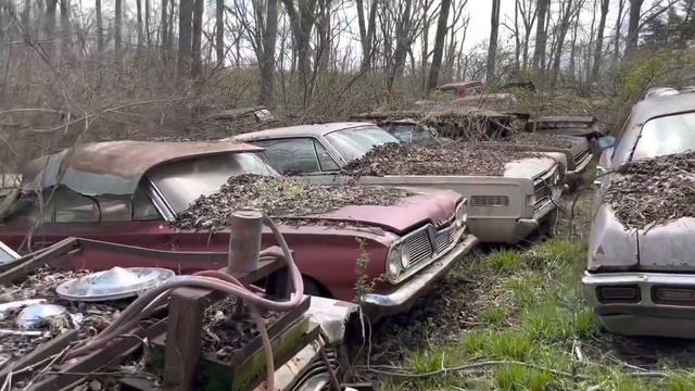 ABANDONED: Car Graveyard | RARE CLASSICS AND ANTIQUES LEFT TO ROT| FORGOTTEN IN THE WOODS смотреть онлайн