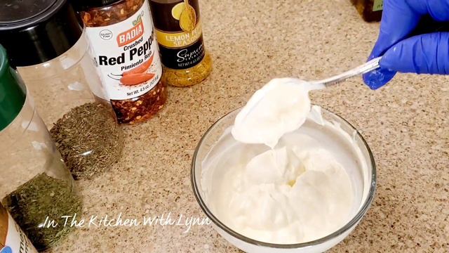 LEMONY PANKO CRUSTED SALMON / IN THE KITCHEN WITH LYNN смотреть онлайн