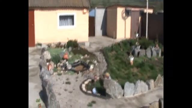 Дача. Обзор дачного участка. Природный дизайн. Красивые поделки своими руками. смотреть онлайн