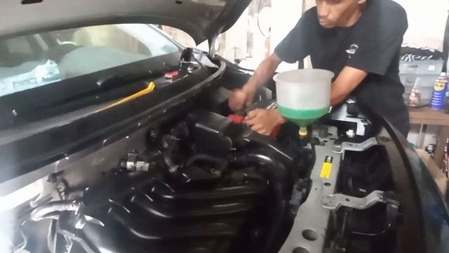NISSAN ALMERA CHANGE COOLANT смотреть онлайн