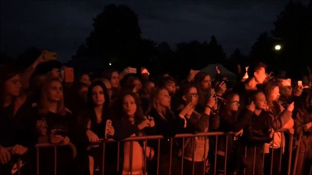 Koncert Bartka Kaszuby i Sylwii Przybysz na pikniku "Ze słońcem w plecaku" смотреть онлайн