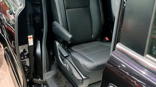 Toyota Esquire Hybrid @RNSautomobiles смотреть онлайн