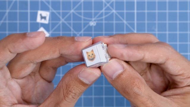 DIY Emoji Keyboard #3DPrinting #DIYElectronics #Adafruit #CircuitPython смотреть онлайн