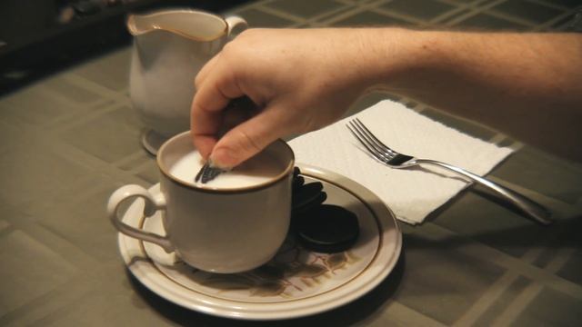 How To Dunk Oreo Cookies in Milk (the civilized method) смотреть онлайн