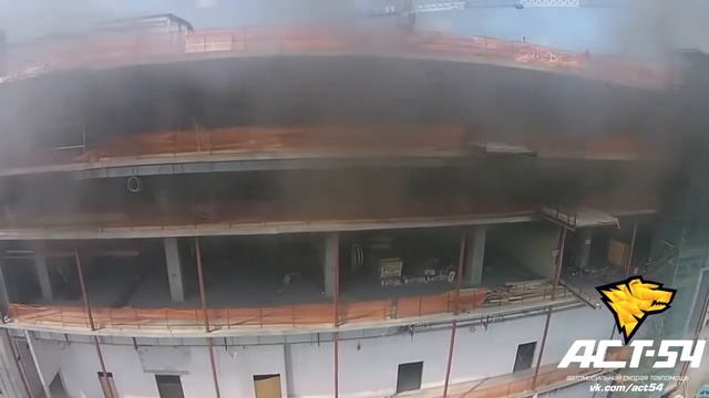 Пожар в ТРЦ «Галерея Новосибирск» смотреть онлайн