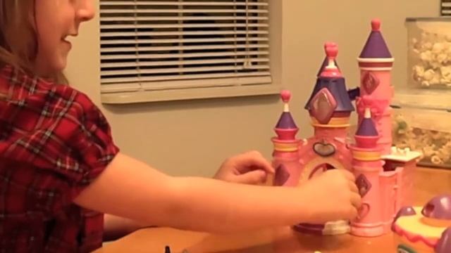 Squinkies Deluxe Castle Surprize Playset смотреть онлайн