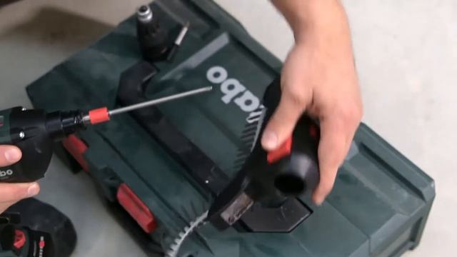 Metabo 18 Volt Cordless Drywall Screwdriver TBS 18 LTX BL 5000 and HBS 18 LTX BL 3000 for wood смотреть онлайн