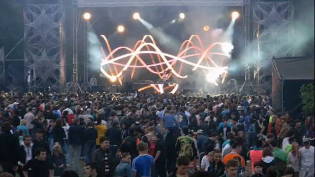 Betoko Toky Diamonds смотреть онлайн