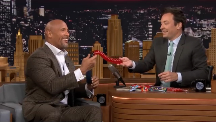 Дуэйн Джонсон не ел конфеты с 1989 года смотреть онлайн