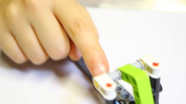Лего стрелялка. Пистолет из лего техник смотреть онлайн
