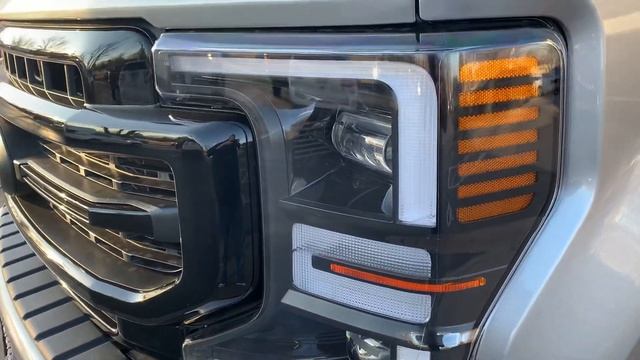 Longest truck ever? Ford F-350 Super Duty Lariat in Iconic Silver - 6.7L V8 Power Stroke Diesel! смотреть онлайн