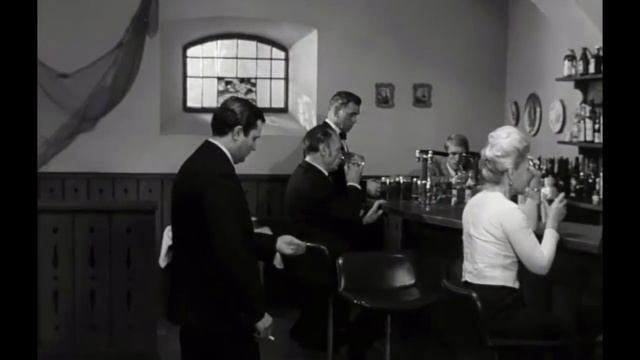 Микаэл Таривердиев. Двое в кафе - фрагмент музыки из фильма «17 Мгновений Весны» (1973). смотреть онлайн