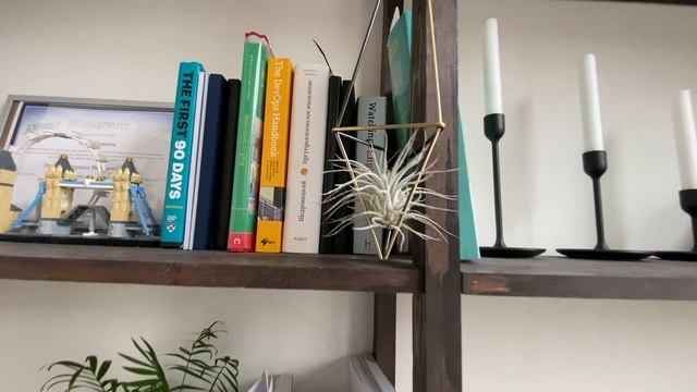 Румтур: настоящий голландский дом. Двухуровневая квартира в Нидерландах. Безумные лестницы и котик. смотреть онлайн
