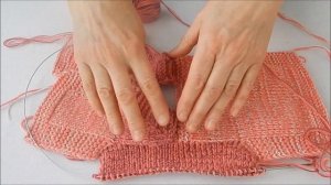 Как связать кофту на спицах для куклы 3 часть вяжем рукава. Knitted sweater