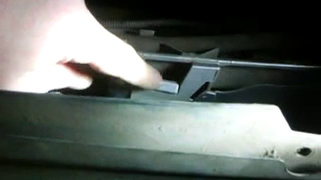 Форд фокус 2. Как снять переднюю решетку. смотреть онлайн