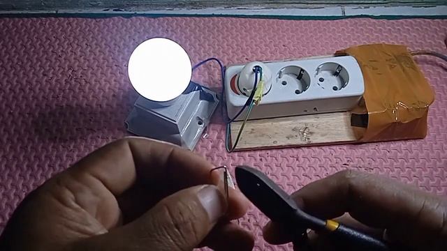 MUDAHNYA MEMPERBAIKI LAMPU LED MATI... TANPA ALAT KHUSU/SOLDER...!!! смотреть онлайн
