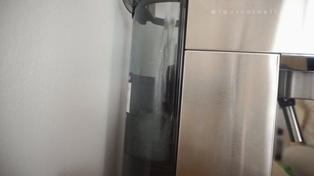 Delonghi Dedica EC685 UNBOXING + making coffee! ☻ смотреть онлайн