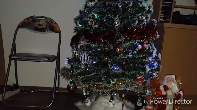 Наша ёлочка. (Попробовал смонтировать видео на телефоне). 20.12.2017 (HD)