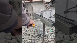 Сверление отверстия в гранитном памятнике / jiaoti.ru