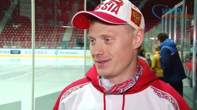 28 2015, октябрь Конькобежец Артем Кузнецов встретился с детьми смотреть онлайн